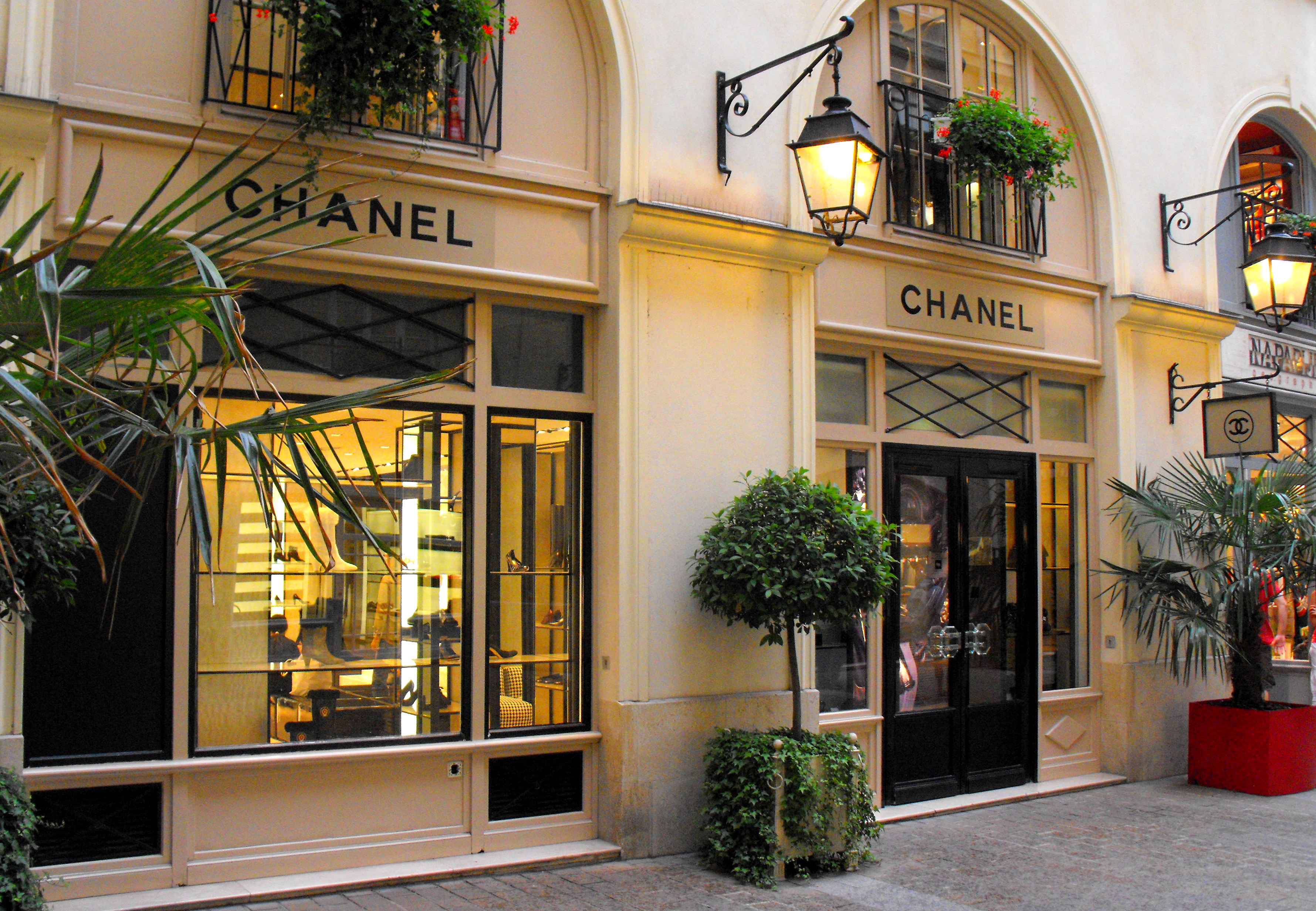 chanel香奈儿品牌理念及LOGO设计内函